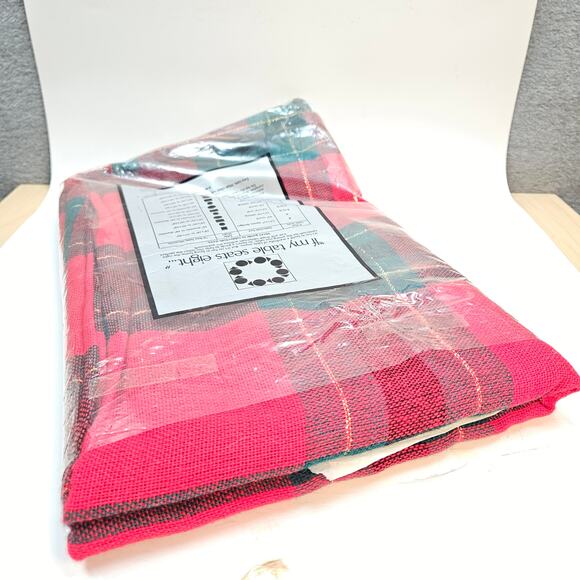 VTG 1960s Vera Bradley Holiday Settings Tartan Plaid 60" x 82" Table Cloth Red - Picture 5 of 6
